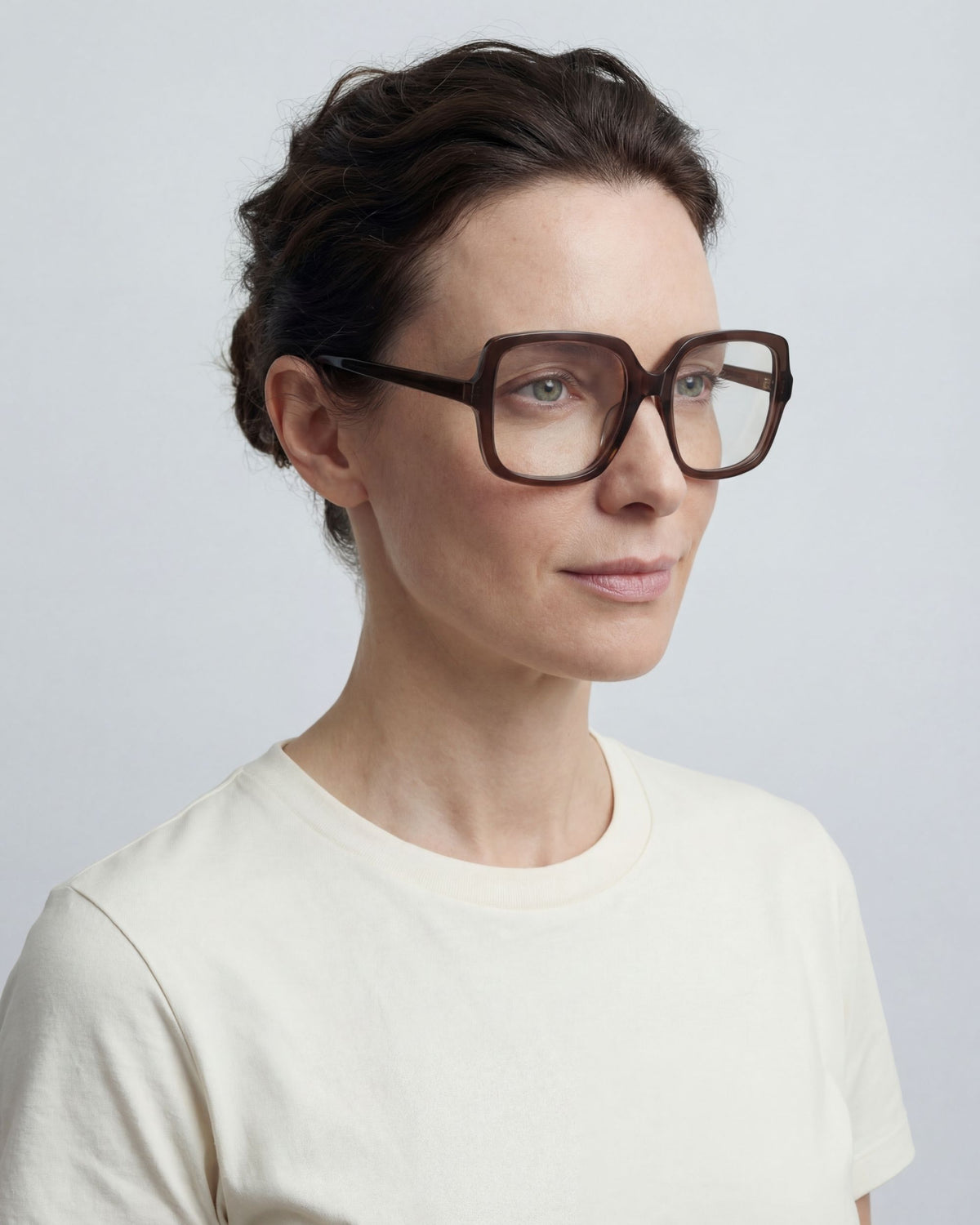 Elara Dark Brown Blue Light