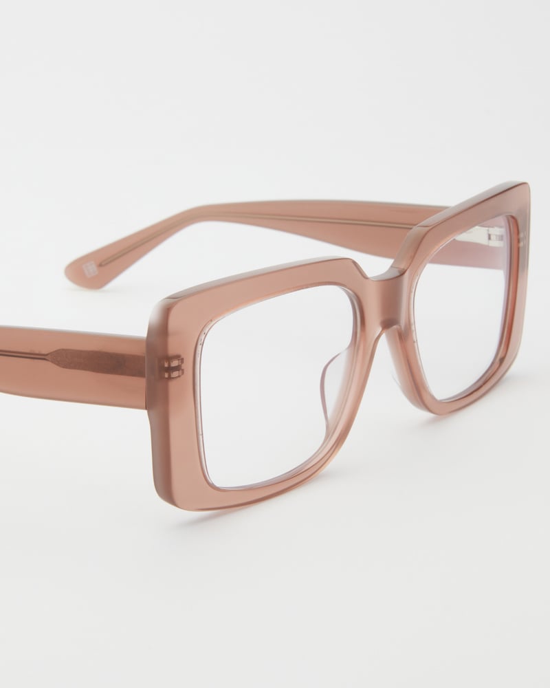 Estrid Taupe Readers
