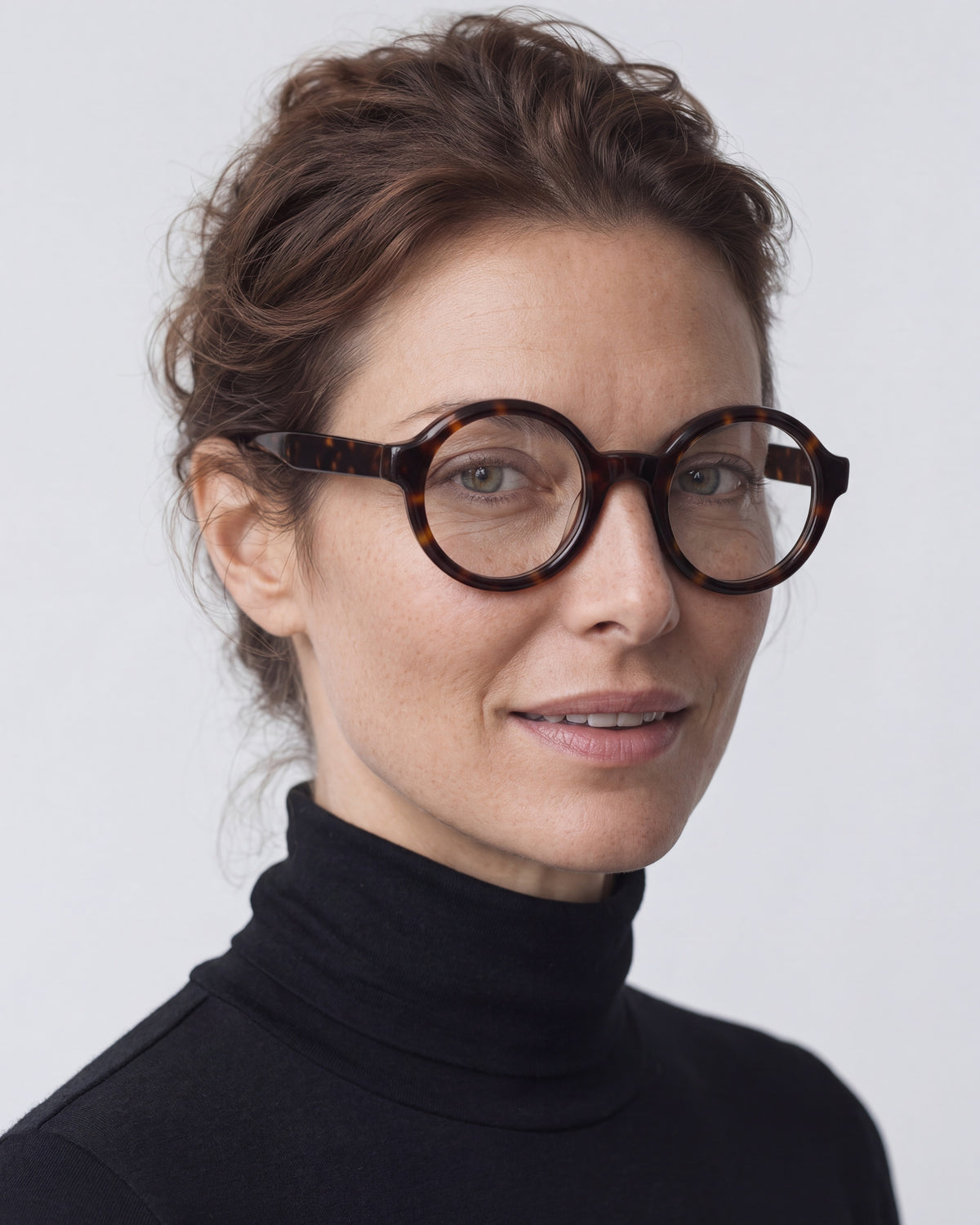Rakel in tortoiseshell, worn