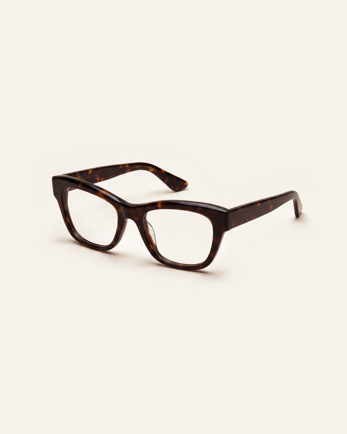 Zoey in tortoiseshell, three-quarter view