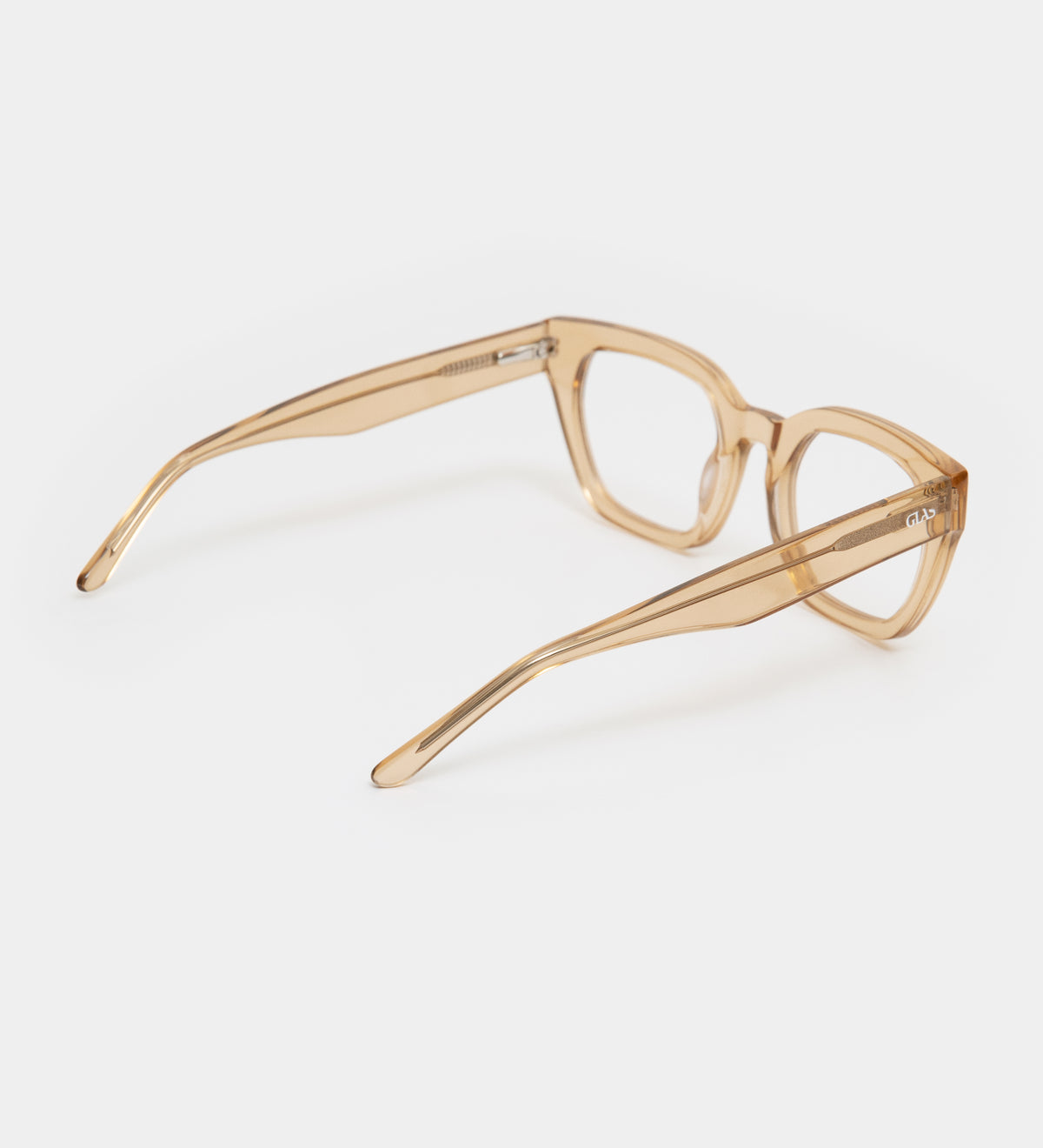 Kiara Caramel Readers